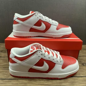 SB Dunk University Red