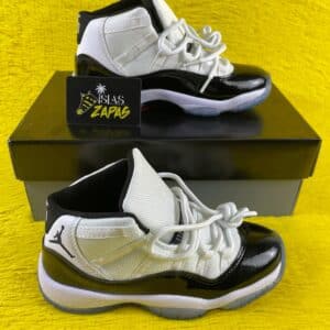 NIKE AIR JORDAN 11 RETRO